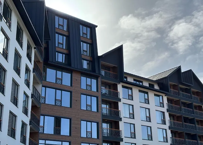 Andromeda Hill 아파트